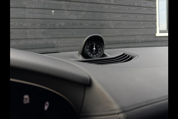 Porsche Taycan Sport Turismo 4S 79 kWh Performance - Sport Chrono l Lift l Luchtv. l HUD l Panoramadak