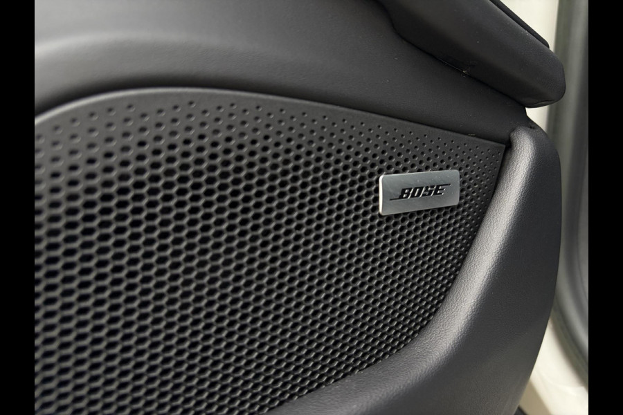 Porsche Taycan Sport Turismo 4S 79 kWh Performance - Sport Chrono l Lift l Luchtv. l HUD l Panoramadak