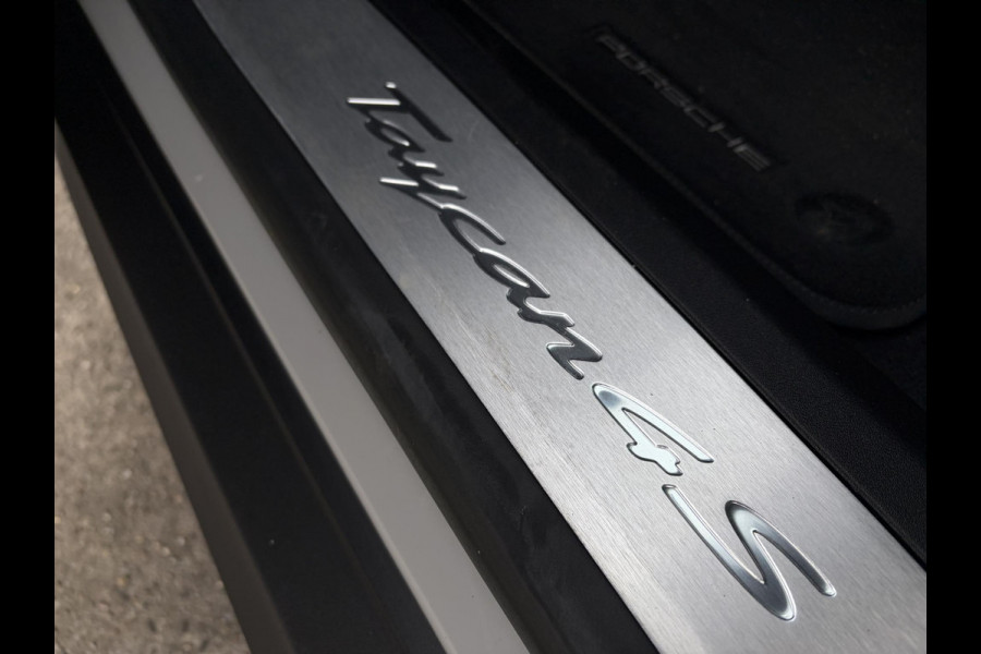 Porsche Taycan Sport Turismo 4S 79 kWh Performance - Sport Chrono l Lift l Luchtv. l HUD l Panoramadak