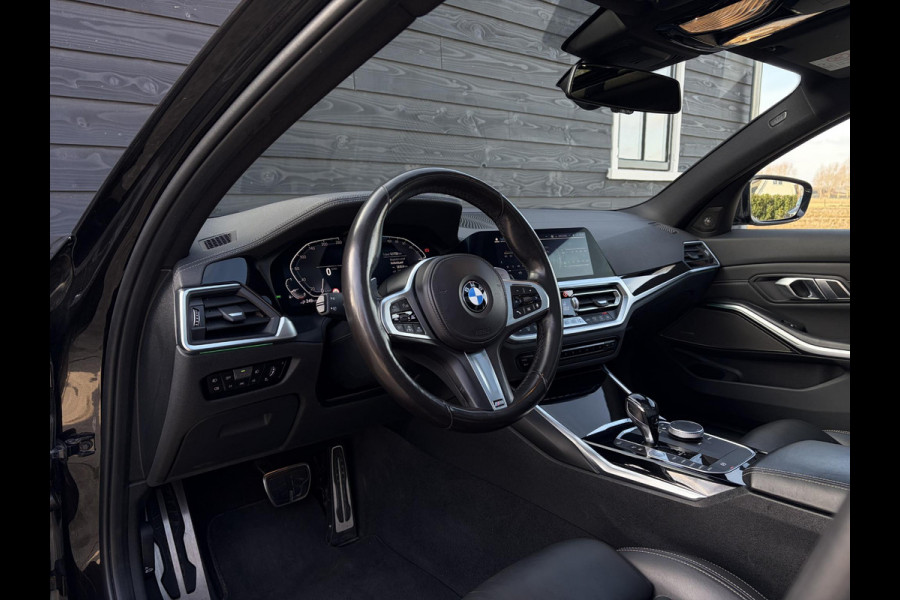 BMW 3 Serie Touring 330e High Executive M-Sport l Individual l Laser l Panorama l HUD l Trekhaak