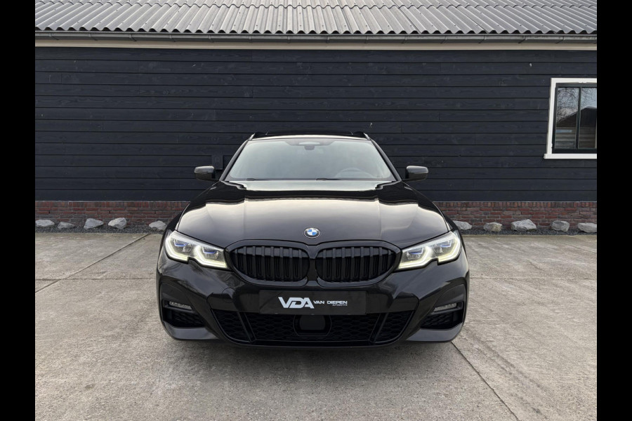 BMW 3 Serie Touring 330e High Executive M-Sport l Individual l Laser l Panorama l HUD l Trekhaak