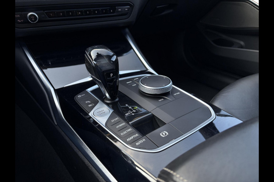BMW 3 Serie Touring 330e High Executive M-Sport l Individual l Laser l Panorama l HUD l Trekhaak