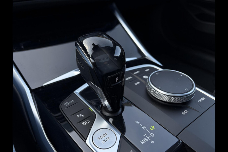 BMW 3 Serie Touring 330e High Executive M-Sport l Individual l Laser l Panorama l HUD l Trekhaak