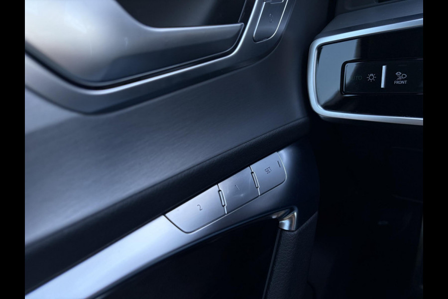 Audi A6 Avant 55 TFSI e quattro Competition - S-Line l Panorama l Trekhaak l HUD l Memory