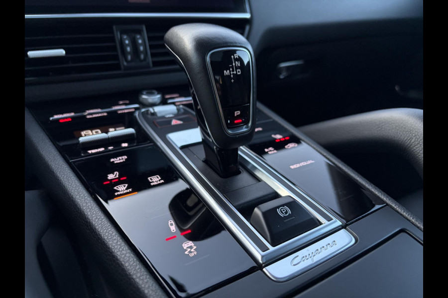 Porsche Cayenne Coupé 3.0 E-Hybrid - Sport Chrono l Panorama l Achter As Best. l Luchtvering l 22''