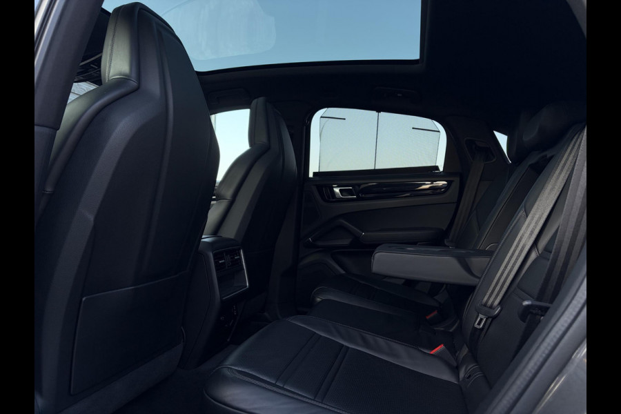Porsche Cayenne Coupé 3.0 E-Hybrid - Sport Chrono l Panorama l Achter As Best. l Luchtvering l 22''