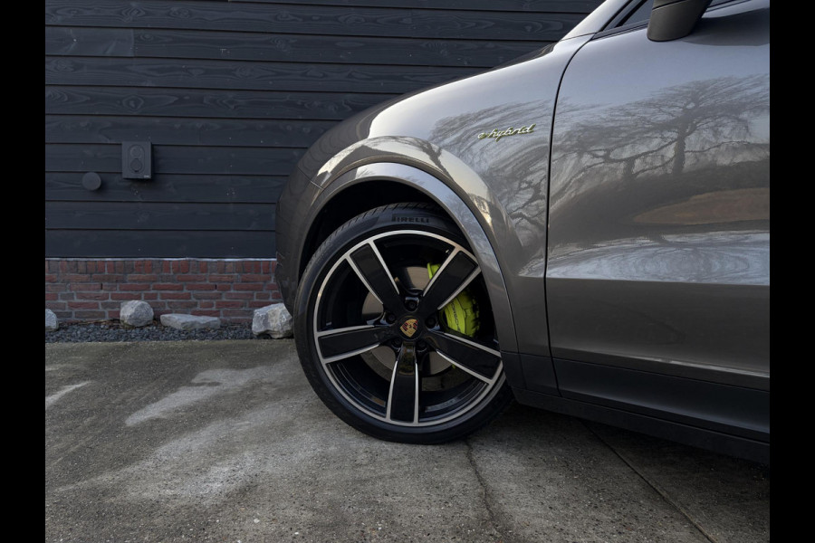 Porsche Cayenne Coupé 3.0 E-Hybrid - Sport Chrono l Panorama l Achter As Best. l Luchtvering l 22''