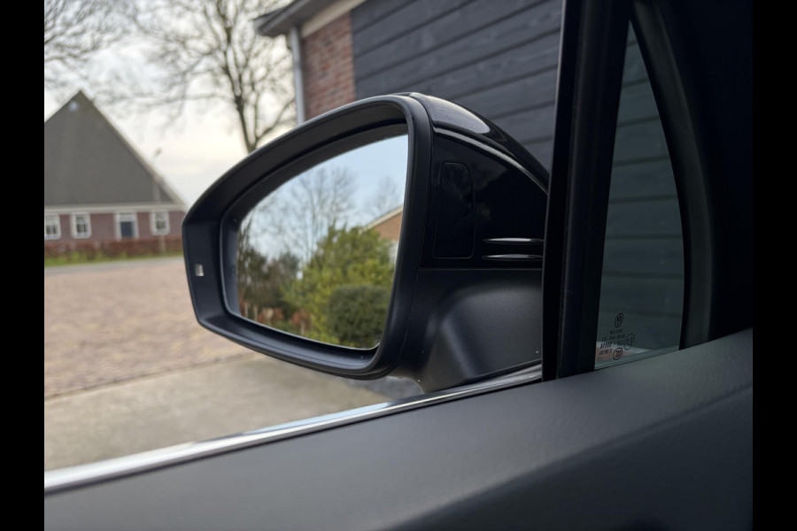 Volkswagen Tiguan 2.0 TSI 4Motion - 3x R-Line l Panorama l HUD l Leder l Memory l 20'' inch