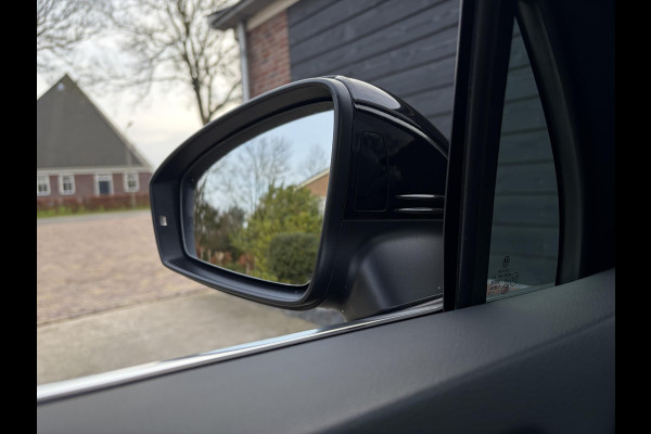 Volkswagen Tiguan 2.0 TSI 4Motion - 3x R-Line l Panorama l HUD l Leder l Memory l 20'' inch