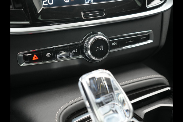 Volvo V90 T8 AWD Inscription Plug In Hybrid 394pk Dealer O.H PHEV | Trekhaak af Fabriek | Panodak | Adaptive Cruise | Luxe Lederen Sportstoelen Memory | Pilot Assist | Camera | 19 "L.M | Apple Carplay |