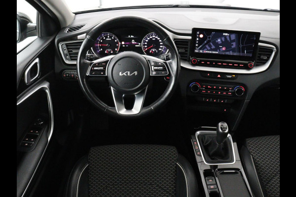 Kia Ceed 1.0 T-GDi DynamicPlusLine | Stoel & stuurverwarming | Trekhaak | Adaptive cruise | Camera | Carplay | Half leder | Keyless | Full LED | Navigatie