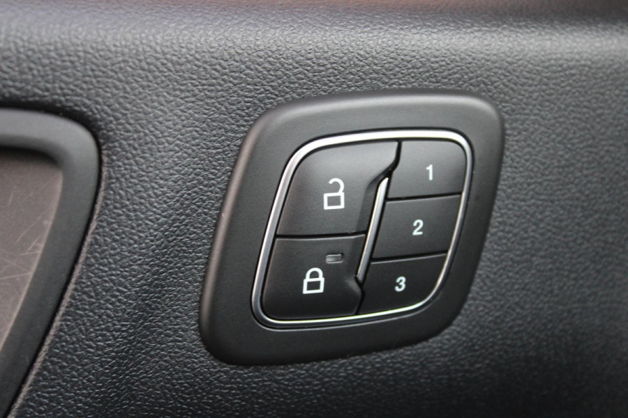 Ford Kuga 2.5 PHEV Vignale | Winter pack | Lederen bekleding | Camera