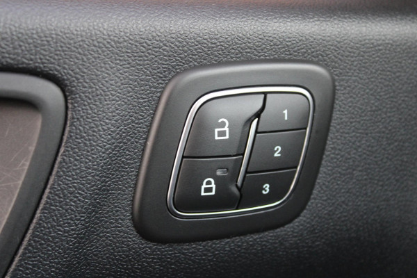 Ford Kuga 2.5 PHEV Vignale | Winter pack | Lederen bekleding | Camera