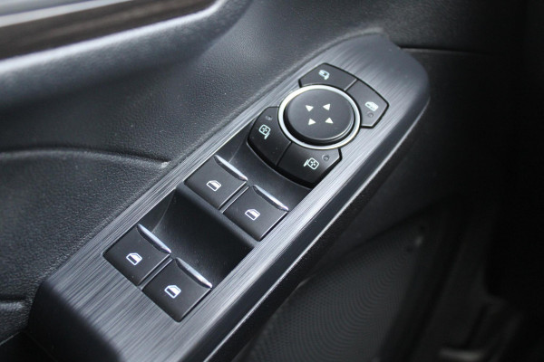 Ford Kuga 2.5 PHEV Vignale | Winter pack | Lederen bekleding | Camera