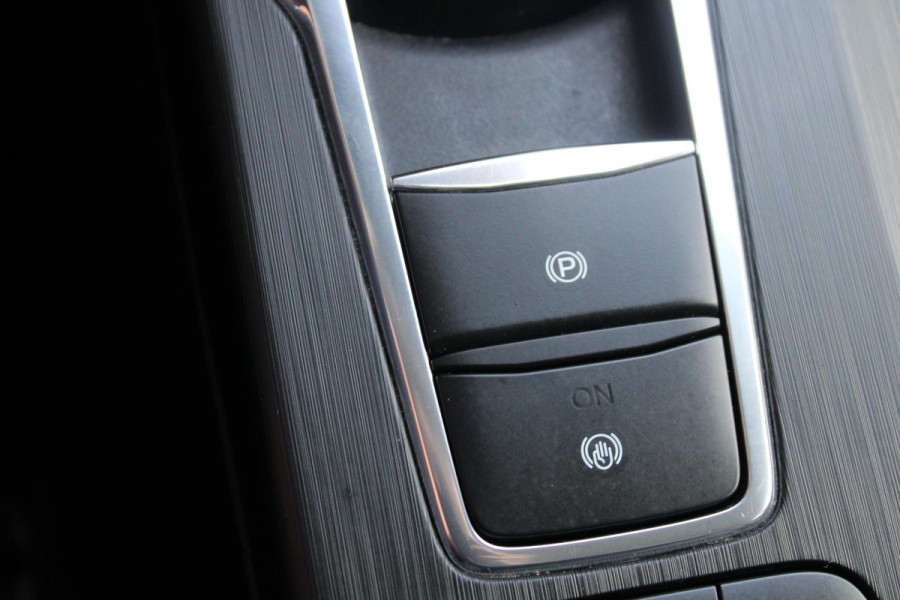 Ford Kuga 2.5 PHEV Vignale | Winter pack | Lederen bekleding | Camera