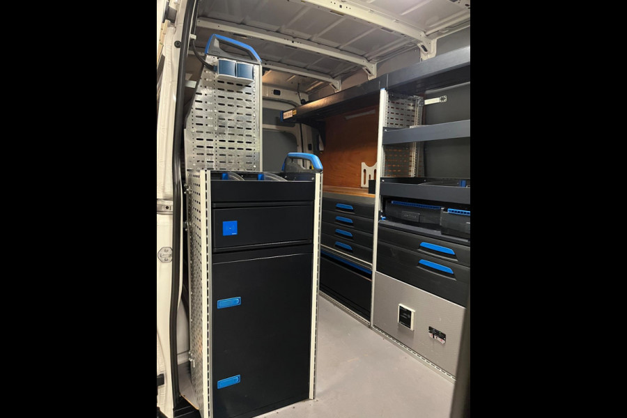 Volkswagen Crafter Automaat DSG Servicewagen 35 2.0 TDI 140pk L3H3 Highline Sortimo kasten Victron v230 Standkachel RIJKLAARPRIJS