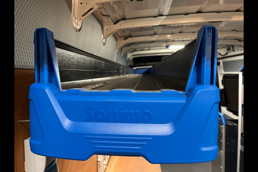 Volkswagen Crafter Automaat DSG Servicewagen 35 2.0 TDI 140pk L3H3 Highline Sortimo kasten Victron v230 Standkachel RIJKLAARPRIJS