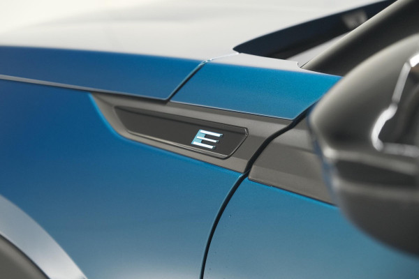 Peugeot e-2008 EV GT 50 kWh | Camera | Navigatie | Apple Carplay | Parkeersensoren