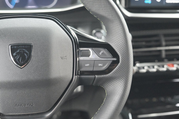 Peugeot e-2008 EV GT 50 kWh | Camera | Navigatie | Apple Carplay | Parkeersensoren