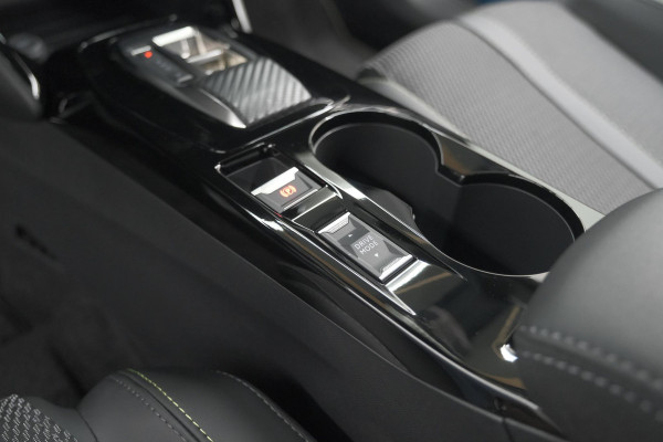 Peugeot e-2008 EV GT 50 kWh | Camera | Navigatie | Apple Carplay | Parkeersensoren