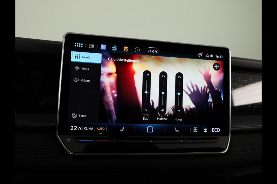 Volkswagen Tayron 1.5 eHybrid R-Line Edition 204PK | Automaat (DSG) | Panoramadak | Black Style pakket | Wegklapbare trekhaak | Verlengde garantie