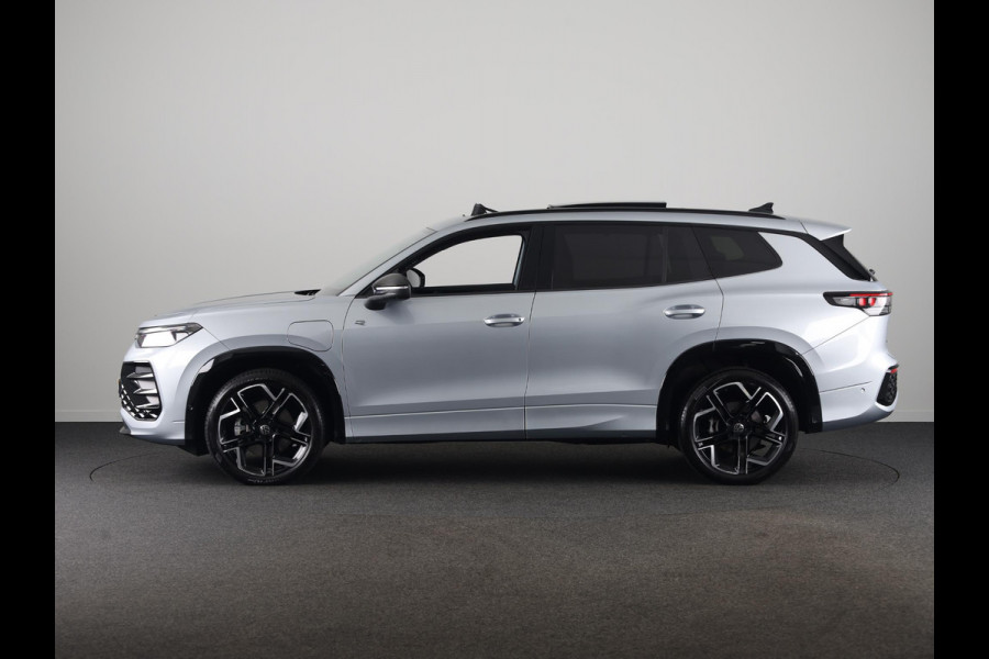 Volkswagen Tayron 1.5 eHybrid R-Line Edition 204PK | Automaat (DSG) | Panoramadak | Black Style pakket | Wegklapbare trekhaak | Verlengde garantie