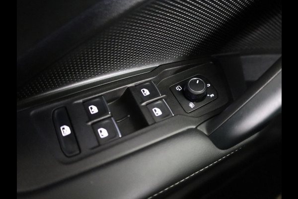 Volkswagen Tayron 1.5 eHybrid R-Line Edition 204PK | Automaat (DSG) | Panoramadak | Black Style pakket | Wegklapbare trekhaak | Verlengde garantie