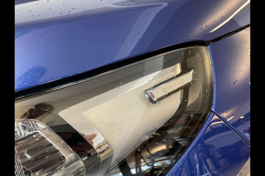 BMW X1 XDrive30e M Pakket 327PK AUTOMAAT AIRCO NAVI CRUISE BT STUURVERWARMING 360 CAMERA LED MET LAK TREKHAAK CENT VERG NIEUWSTAAT