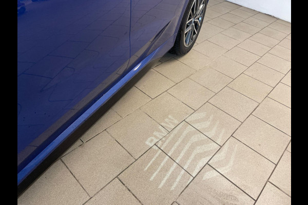 BMW X1 XDrive30e M Pakket 327PK AUTOMAAT AIRCO NAVI CRUISE BT STUURVERWARMING 360 CAMERA LED MET LAK TREKHAAK CENT VERG NIEUWSTAAT