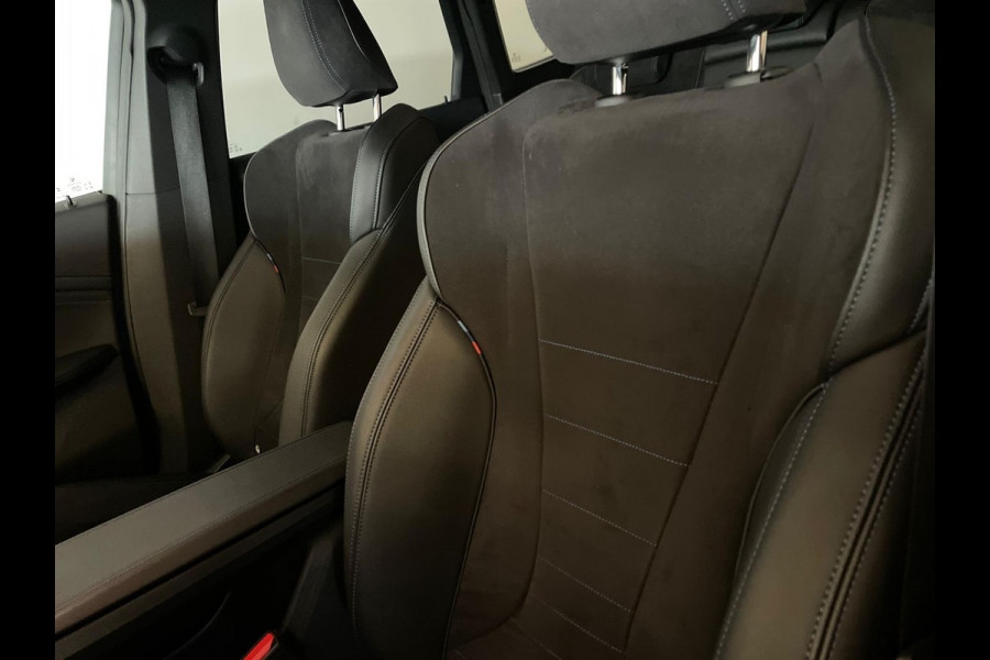 BMW X1 XDrive30e M Pakket 327PK AUTOMAAT AIRCO NAVI CRUISE BT STUURVERWARMING 360 CAMERA LED MET LAK TREKHAAK CENT VERG NIEUWSTAAT