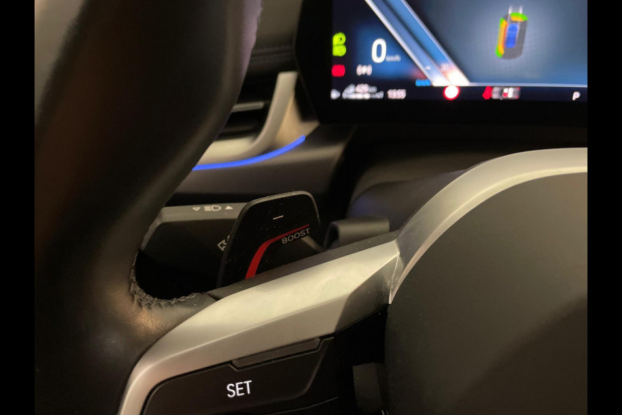 BMW X1 XDrive30e M Pakket 327PK AUTOMAAT AIRCO NAVI CRUISE BT STUURVERWARMING 360 CAMERA LED MET LAK TREKHAAK CENT VERG NIEUWSTAAT