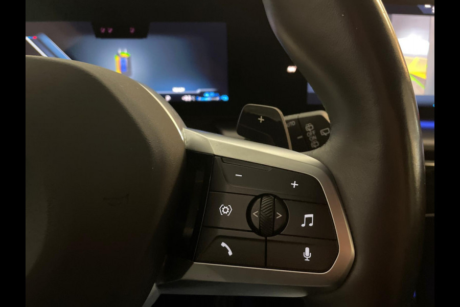 BMW X1 XDrive30e M Pakket 327PK AUTOMAAT AIRCO NAVI CRUISE BT STUURVERWARMING 360 CAMERA LED MET LAK TREKHAAK CENT VERG NIEUWSTAAT