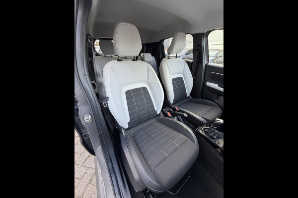 Citroën C3 100pk Max (Camera - Navigatie - Automatische Airco - LED - 17"- Apple Carplay - Draadloos laden - Two Tone)