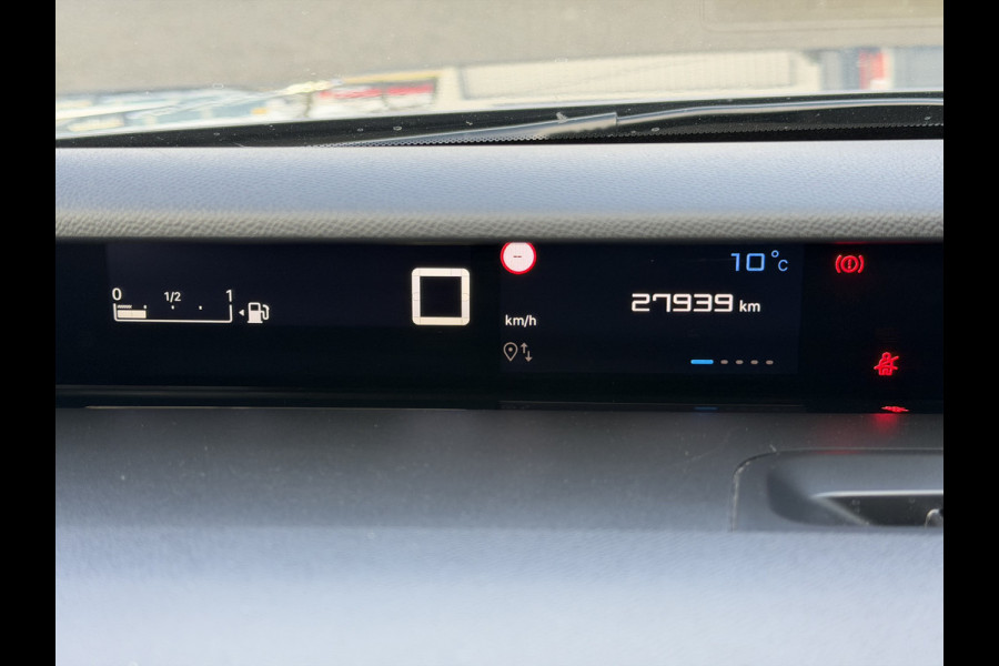 Citroën C3 100pk Max (Camera - Navigatie - Automatische Airco - LED - 17"- Apple Carplay - Draadloos laden - Two Tone)