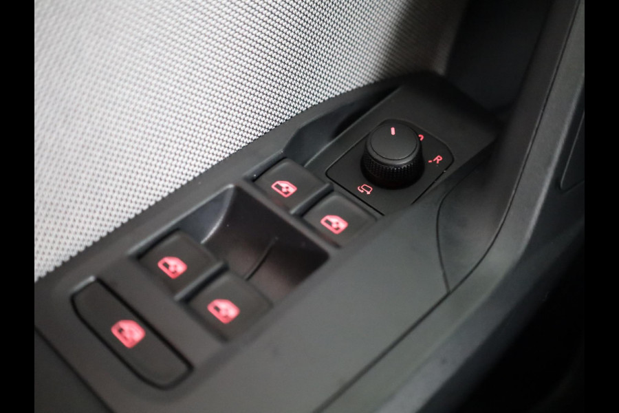 Seat Arona FR Business Connect 1.0 EcoTSI 70 kW / 95 PK SUV 5 | Bucket Seats | 18 inch Velgen 'Performance Machined' | Stoelverwarming | Adaptive Cruise Control | Achteruitrij Camera | Sensoren V+A