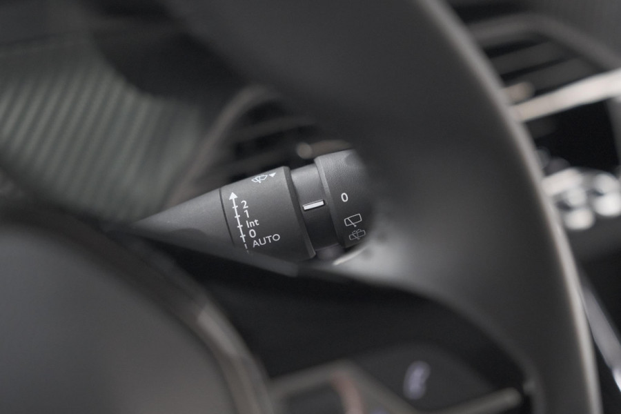 Peugeot 208 PureTech 100 Allure | Apple Carplay | Parkeersensoren | Climate Control