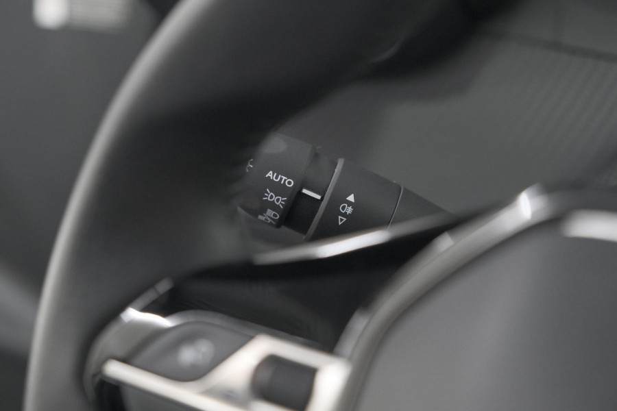 Peugeot 208 PureTech 100 Allure | Apple Carplay | Parkeersensoren | Climate Control