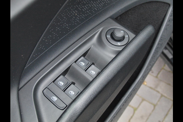 Škoda ENYAQ iV 80 Sportline | SOH 93% | Camera | Trekhaak | Sfeerverlichting | Sportstoelen | Cruise Control |