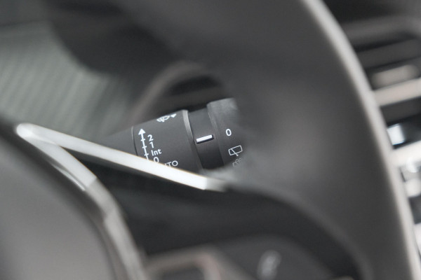 Peugeot 208 PureTech 100 Allure | Gris Selenium | Apple Carplay | Parkeersensoren | Climate Control