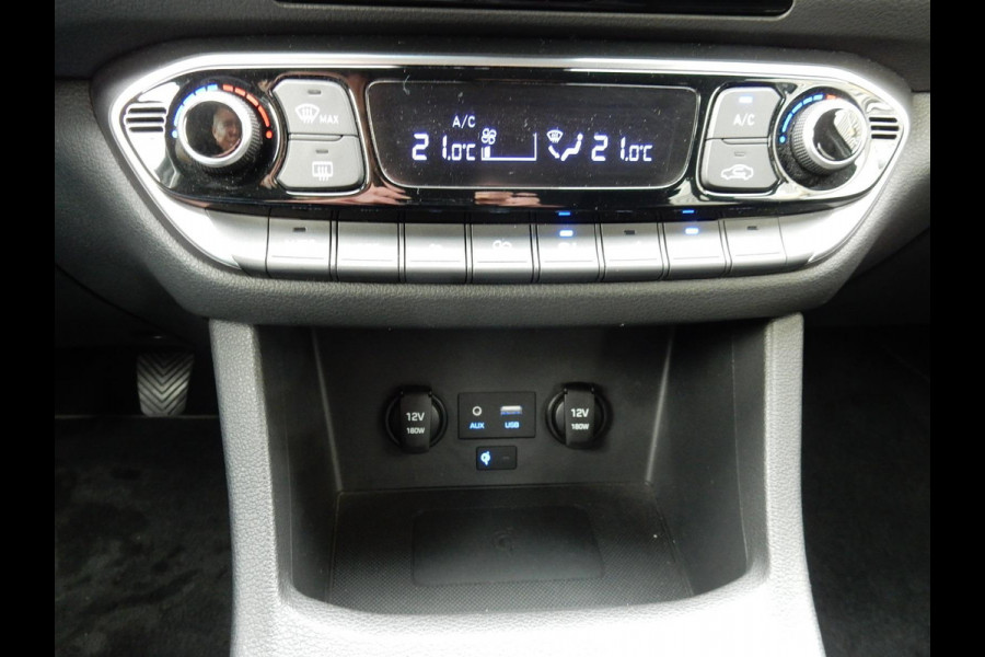 Hyundai i30 1.0 T-GDI*NAVI*CR CONTR*CAMERA*KEYLESS*