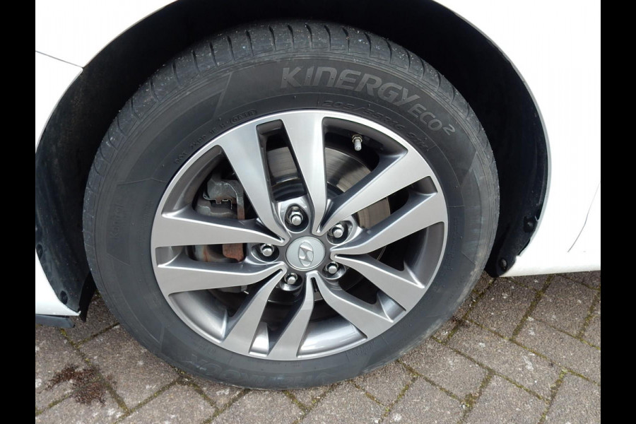 Hyundai i30 1.0 T-GDI*NAVI*CR CONTR*CAMERA*KEYLESS*