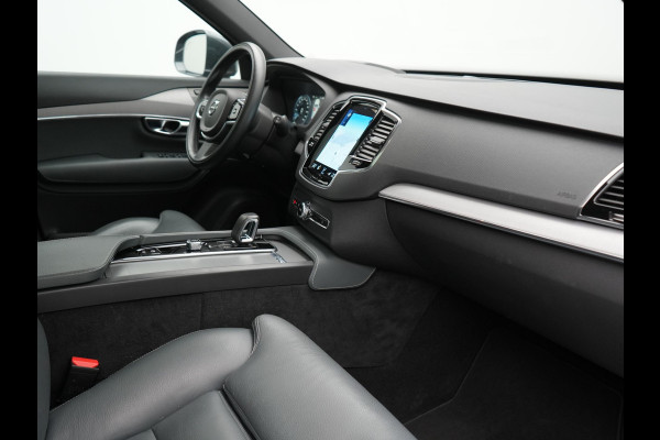 Volvo XC90 T8 Recharge AWD Inscription 7 Persoons Plug In Hybrid 394pk Dealer O.H PHEV | Luchtvering | Panodak | Trekhaak af Fabriek | Adaptive Cruise |  Head Up | 360 camera | 21"L.M | BLIS | Harman Kardon |