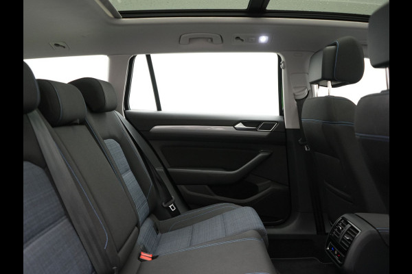 Volkswagen Passat Variant GTE Business Plug In Hybrid 218pk Dealer O.H PHEV | Panodak | Adaptive Cruise |  Sportstoelen Massage & Verwarmd | Camera | Apple Carplay |  BLIS | LED Koplampen |