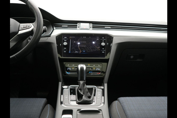 Volkswagen Passat Variant GTE Business Plug In Hybrid 218pk Dealer O.H PHEV | Panodak | Adaptive Cruise |  Sportstoelen Massage & Verwarmd | Camera | Apple Carplay |  BLIS | LED Koplampen |
