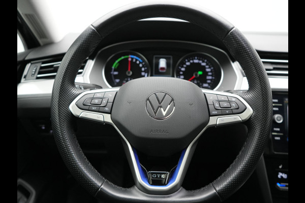 Volkswagen Passat Variant GTE Business Plug In Hybrid 218pk Dealer O.H PHEV | Panodak | Adaptive Cruise |  Sportstoelen Massage & Verwarmd | Camera | Apple Carplay |  BLIS | LED Koplampen |