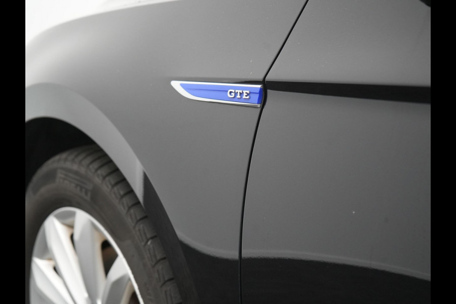 Volkswagen Passat Variant GTE Business Plug In Hybrid 218pk Dealer O.H PHEV | Panodak | Adaptive Cruise |  Sportstoelen Massage & Verwarmd | Camera | Apple Carplay |  BLIS | LED Koplampen |