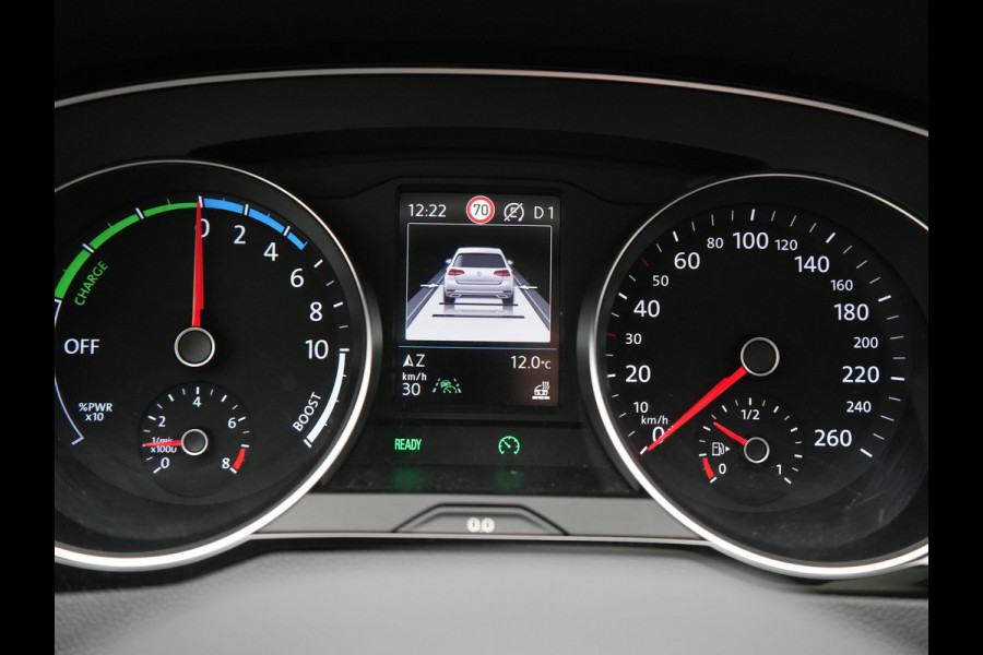 Volkswagen Passat Variant GTE Business Plug In Hybrid 218pk Dealer O.H PHEV | Panodak | Adaptive Cruise |  Sportstoelen Massage & Verwarmd | Camera | Apple Carplay |  BLIS | LED Koplampen |