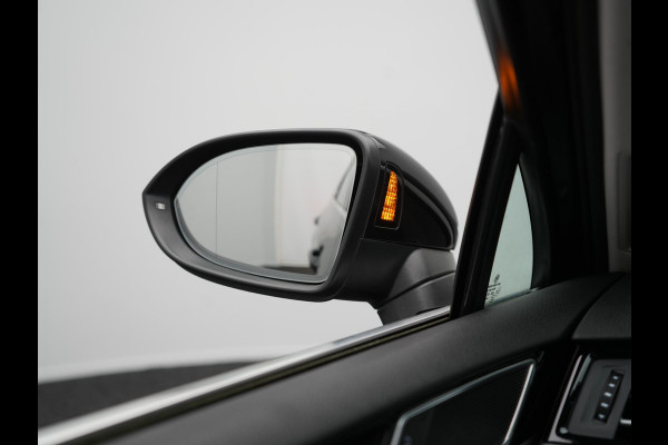 Volkswagen Passat Variant GTE Business Plug In Hybrid 218pk Dealer O.H PHEV | Panodak | Adaptive Cruise |  Sportstoelen Massage & Verwarmd | Camera | Apple Carplay |  BLIS | LED Koplampen |