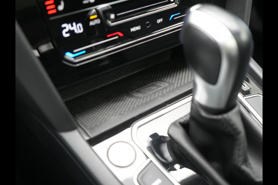 Volkswagen Passat Variant GTE Business Plug In Hybrid 218pk Dealer O.H PHEV | Panodak | Adaptive Cruise |  Sportstoelen Massage & Verwarmd | Camera | Apple Carplay |  BLIS | LED Koplampen |
