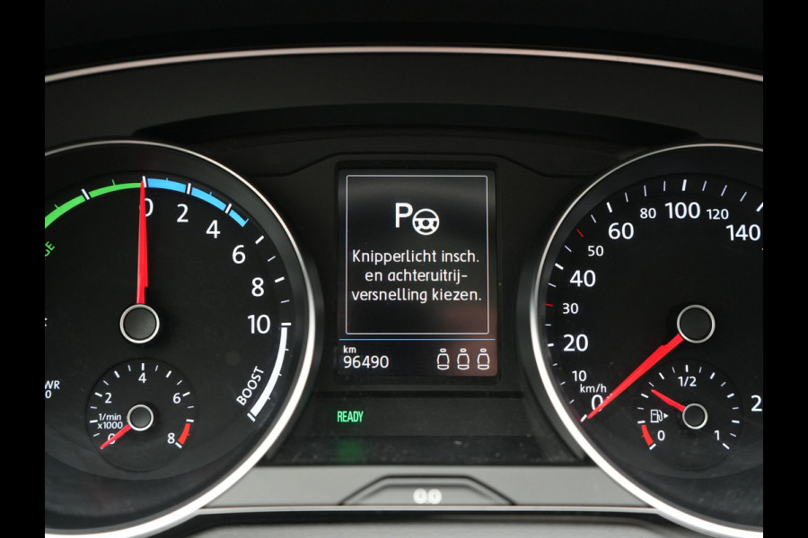 Volkswagen Passat Variant GTE Business Plug In Hybrid 218pk Dealer O.H PHEV | Panodak | Adaptive Cruise |  Sportstoelen Massage & Verwarmd | Camera | Apple Carplay |  BLIS | LED Koplampen |